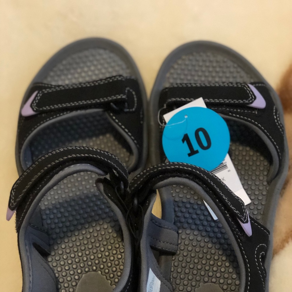 Khombu shoes in size 10